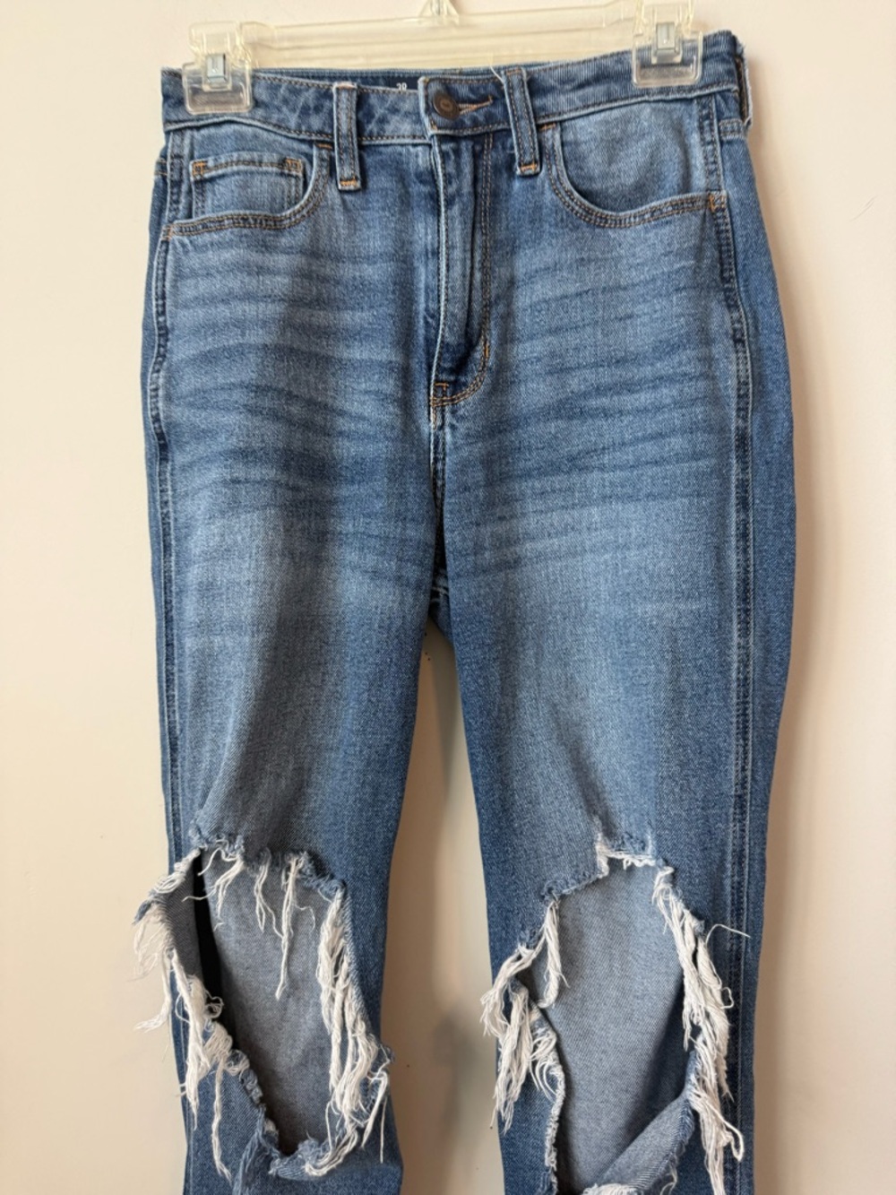 Hollister ultra high-rise distressed mom jeans size 26 - Picture 4 of 8